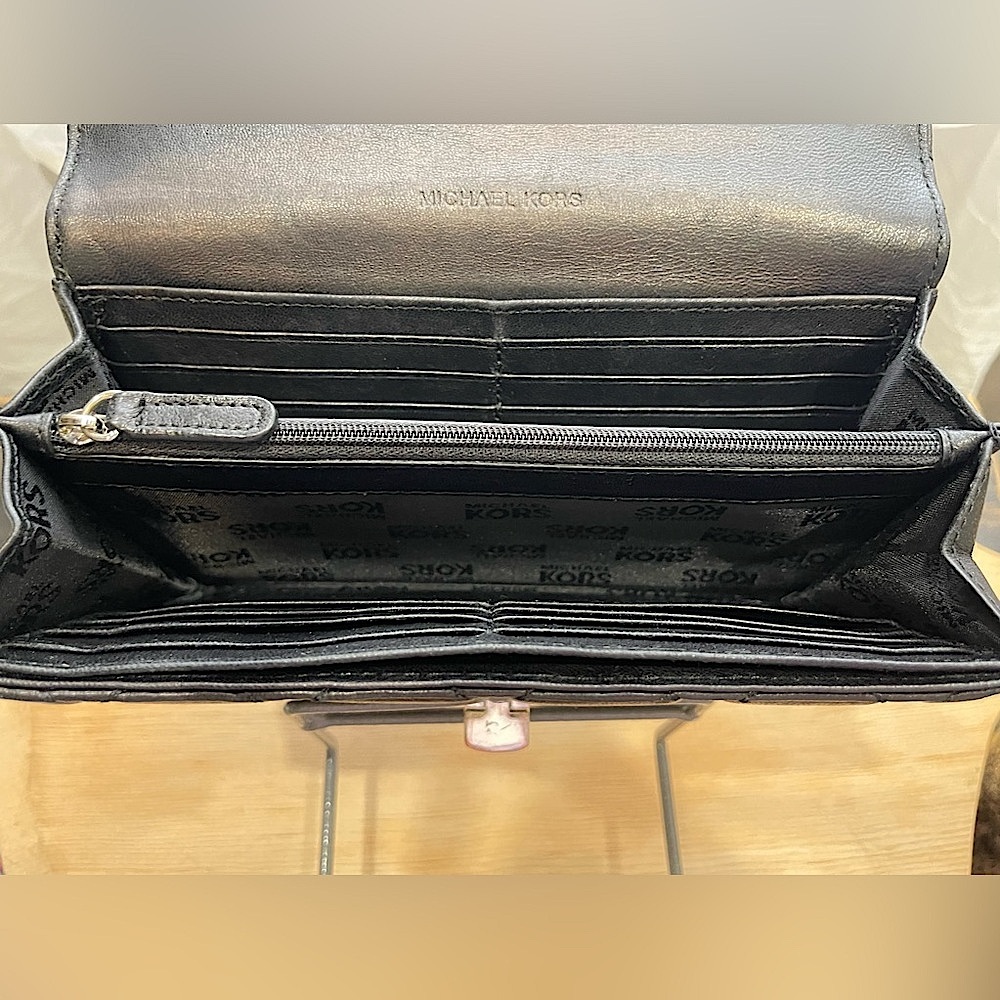 Michael Kors Astrid Quilted Black Leather Turn-Lock Carryall Wallet Clutch - Picture 10 of 13